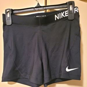 BRAND NEW NIKE SHORTS